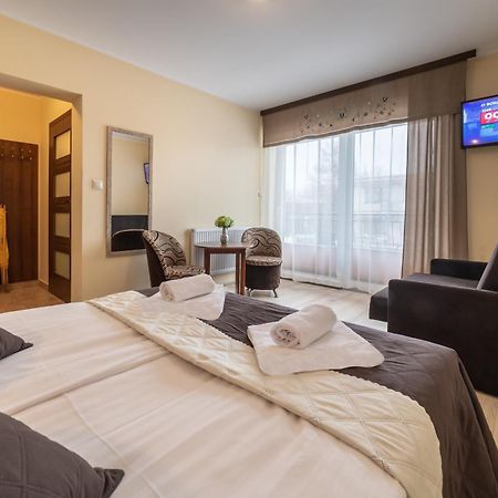 Dom Jastrzebia Z Basenem I Jacuzzi Jastrzebia Gora Exterior foto