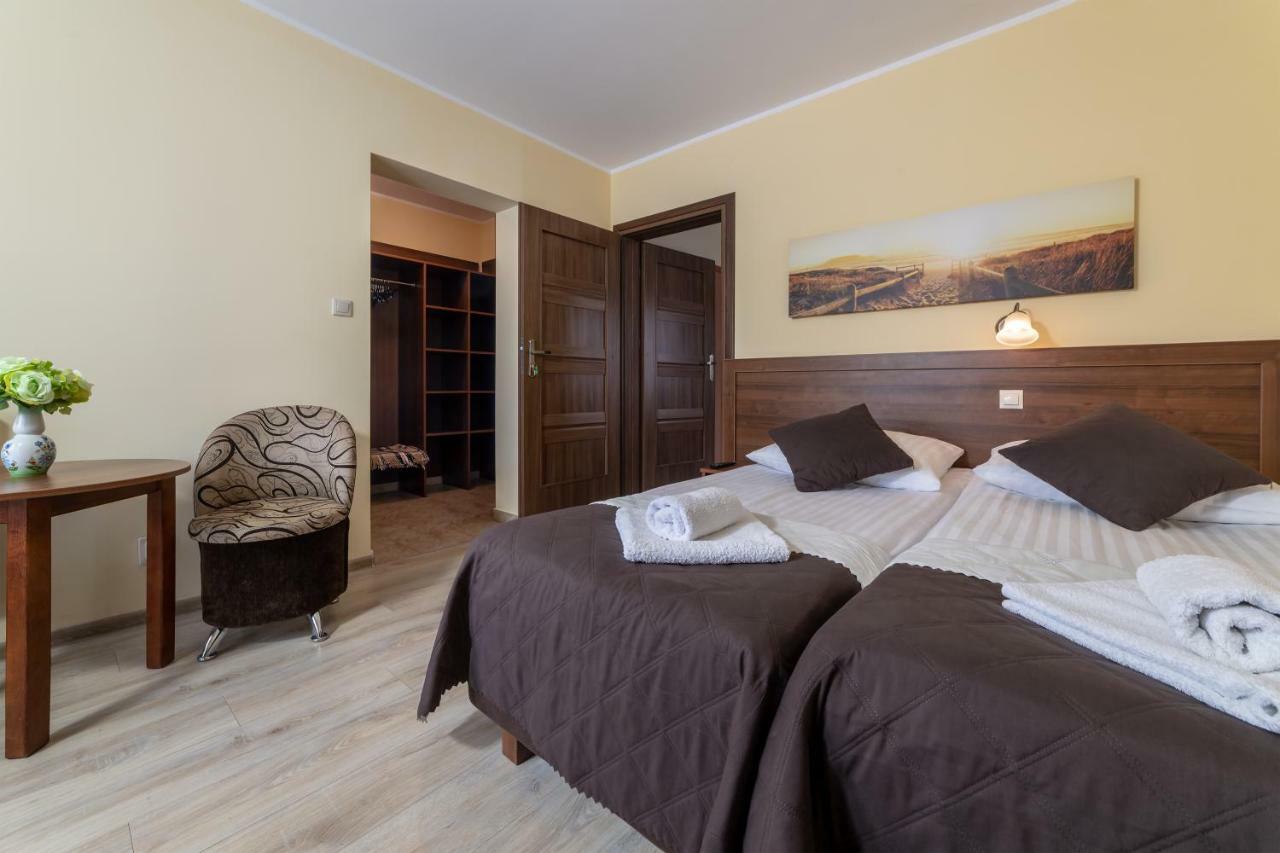 Dom Jastrzebia Z Basenem I Jacuzzi Jastrzebia Gora Exterior foto