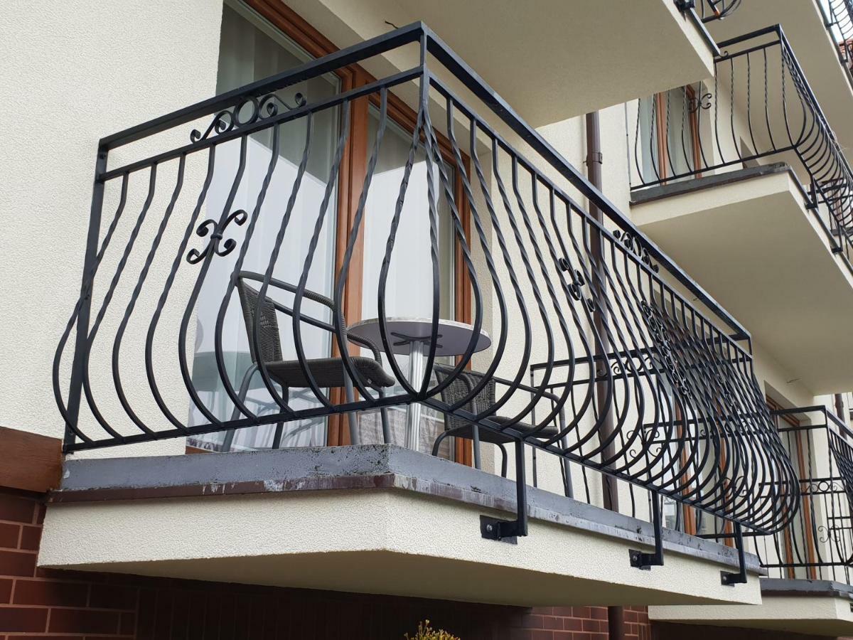 Dom Jastrzebia Z Basenem I Jacuzzi Jastrzebia Gora Exterior foto